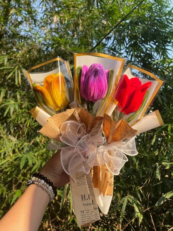 Fuzzy wire bouquet
